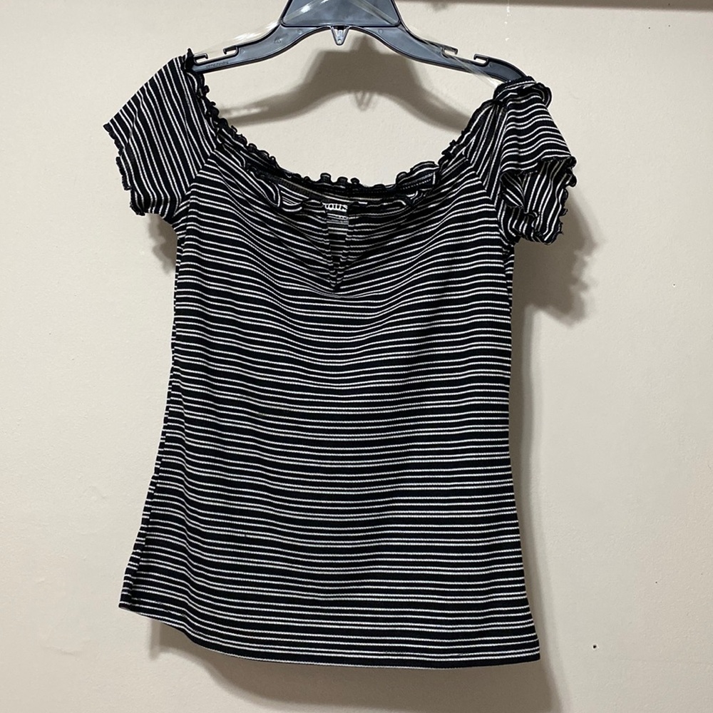 Strip Off The Shoulder Shirt